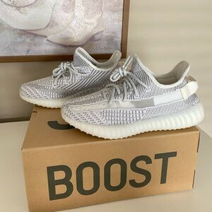 Yeezy Boost 350 V2